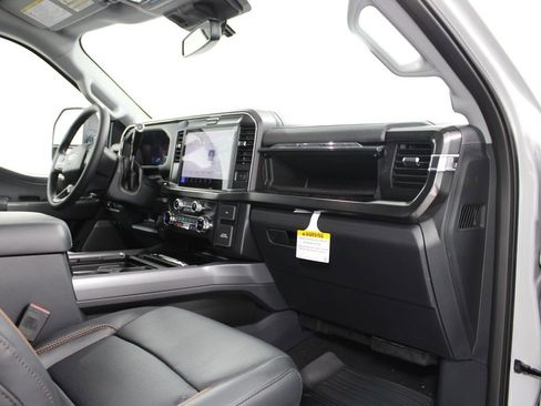 New 2026 Ford F250 Lariat w/ Black Appearance Package image 30