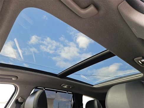 Used 2023 Hyundai Santa Fe Limited image 17