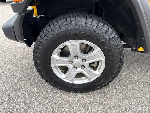 Certified 2021 Jeep Wrangler Sport AWD/4WD image 9
