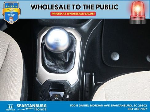 Used 2016 Jeep Renegade 75th Anniversary image 19