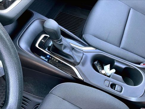 Used 2025 Toyota Corolla LE image 16