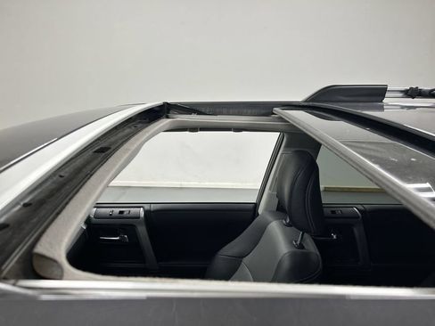 Used 2022 Toyota 4Runner SR5 Premium w/ Moonroof Package AWD/4WD image 20