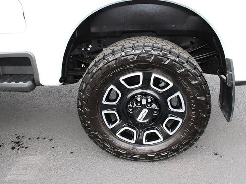 Used 2026 Ford F250 Platinum w/ FX4 Off-Road Package AWD/4WD image 32