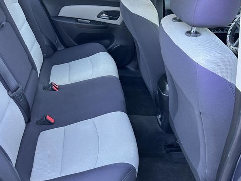 Used 2013 Chevrolet Cruze LS image 12