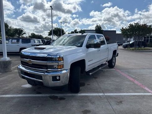 Used 2019 Chevrolet Silverado 2500 LTZ w/ Duramax Plus Package AWD/4WD image 2
