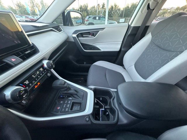 Used 2024 Toyota RAV4 XLE AWD/4WD image 18