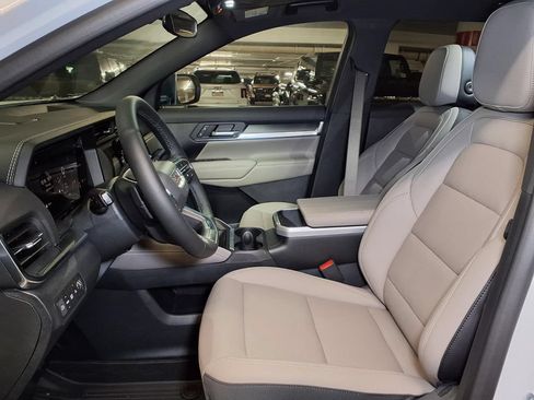 New 2027 GMC Terrain Elevation w/ Elevation Premium Package FWD image 15