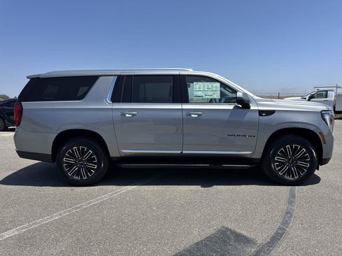 New 2026 GMC Yukon XL Elevation w/ Elevation Premium Package RWD image 3