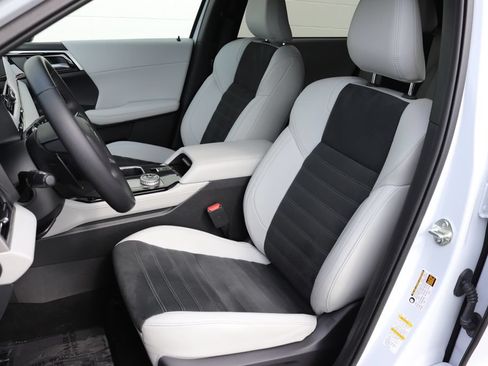 Used 2025 Mitsubishi Outlander SE AWD/4WD image 4