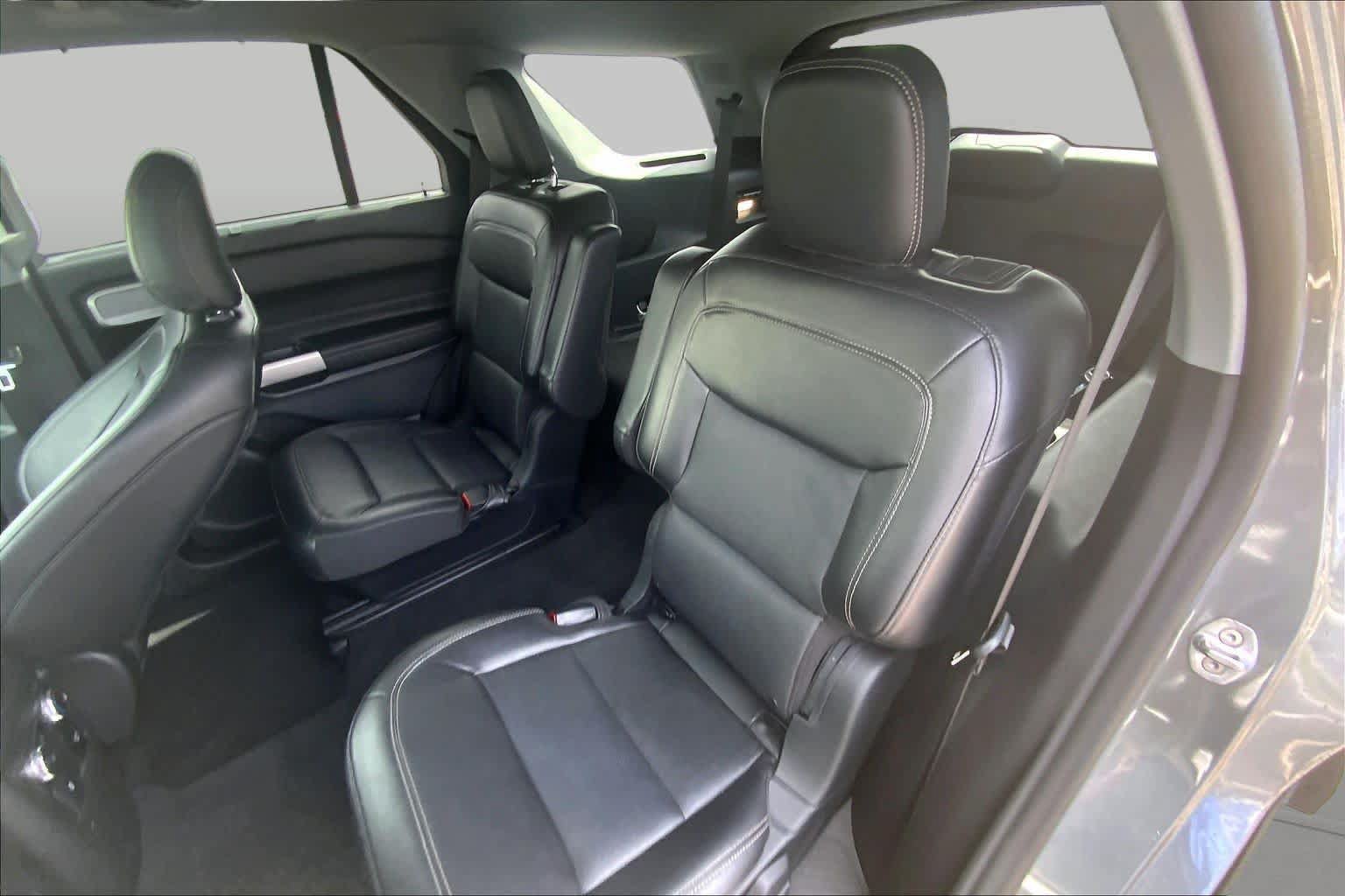 Used 2022 Ford Explorer Limited w/ Equipment Group 301A RWD image 21