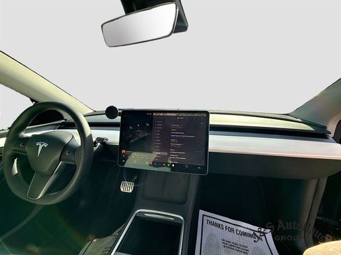 Used 2023 Tesla Model Y Performance image 34
