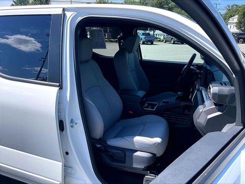 Used 2026 Toyota Tacoma SR5 AWD/4WD image 11