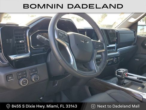 Used 2025 Chevrolet Silverado 1500 LT Trail Boss w/ Convenience Package II image 12