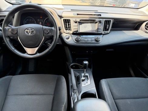 Used 2018 Toyota RAV4 XLE AWD/4WD image 14