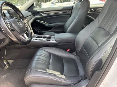 Used 2020 Honda Accord Touring image 6
