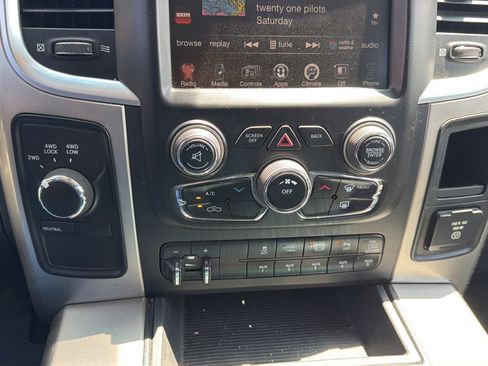 Used 2013 RAM 2500 SLT w/ Luxury Group AWD/4WD image 16