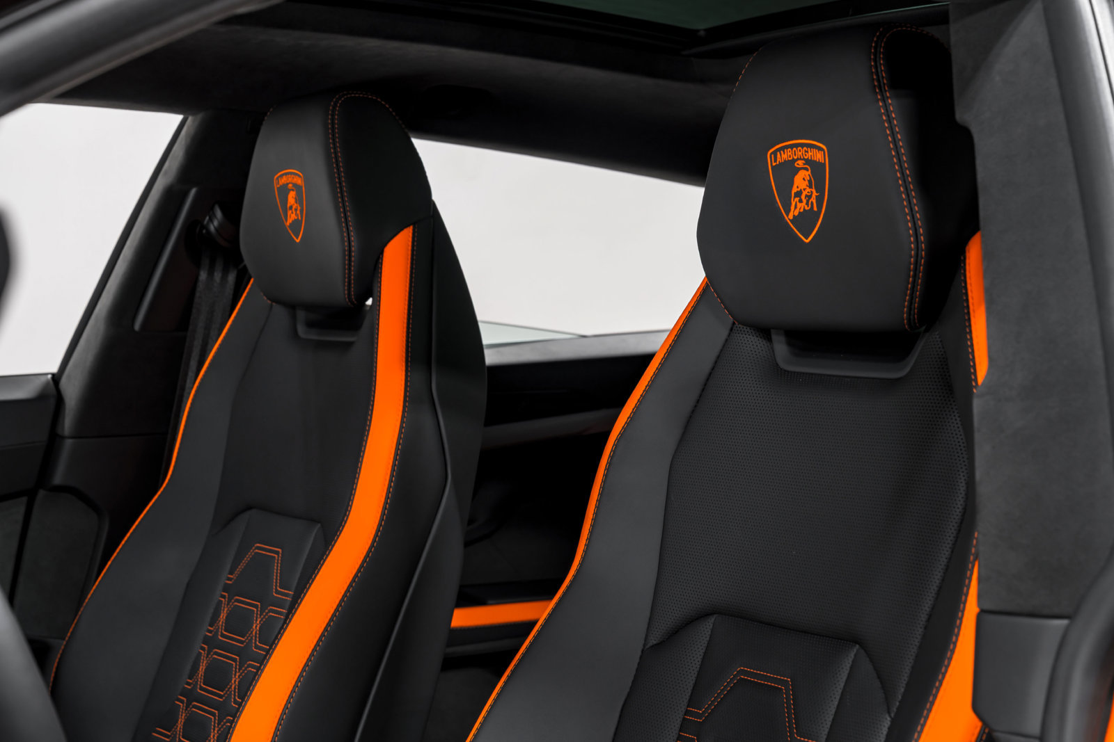 Used 2025 Lamborghini Urus SE AWD/4WD image 20