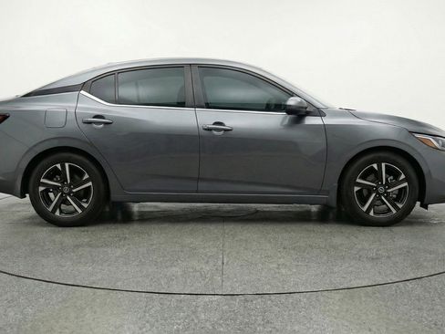 Used 2025 Nissan Sentra SV image 11