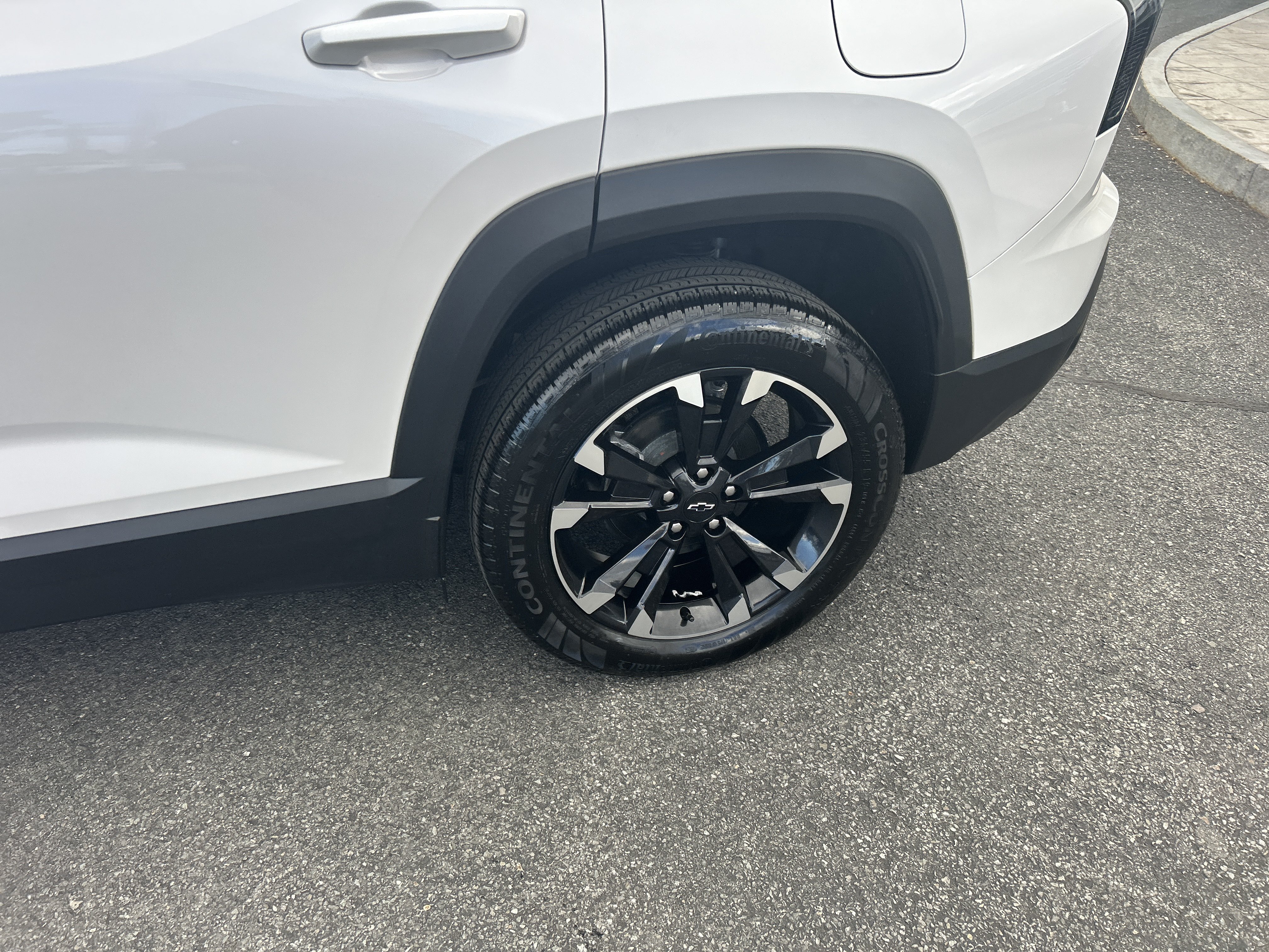 Used 2025 Chevrolet Equinox RS AWD/4WD image 5
