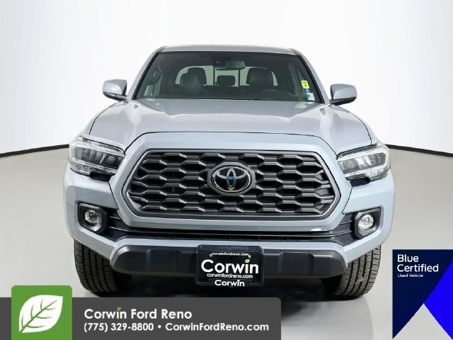 Used 2020 Toyota Tacoma TRD Off-Road w/ TRD Premium Off Road Package AWD/4WD image 2