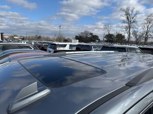 Used 2018 GMC Yukon Denali w/ Denali Ultimate Package image 8