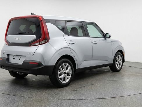 Used 2025 Kia Soul LX w/ LX Technology Package FWD image 9