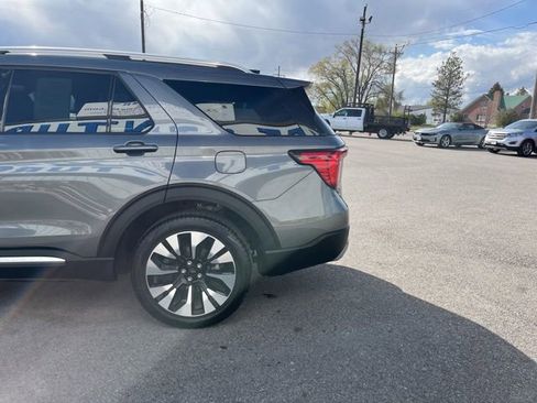 Used 2025 Ford Explorer Platinum w/ LUX Leather Package AWD/4WD image 7