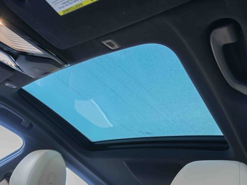 Used 2023 BMW 530e w/ Premium Package image 15