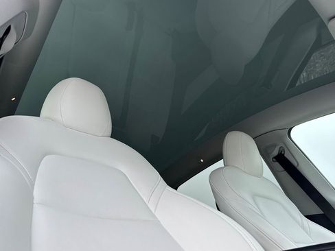 Used 2021 Tesla Model Y Long Range AWD/4WD image 19