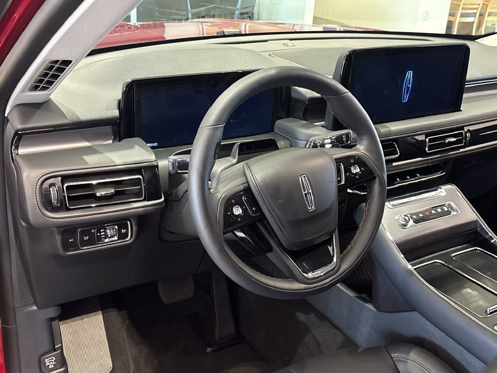 New 2027 Lincoln Aviator AWD image 14