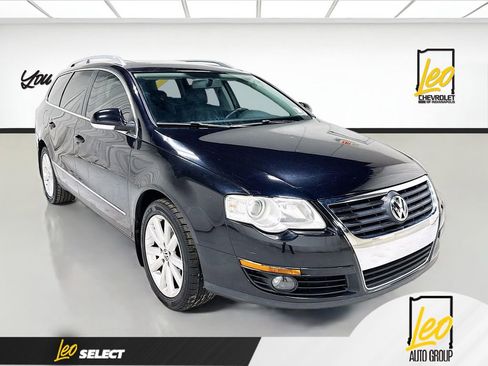 Used 2010 Volkswagen Passat Komfort FWD image 3