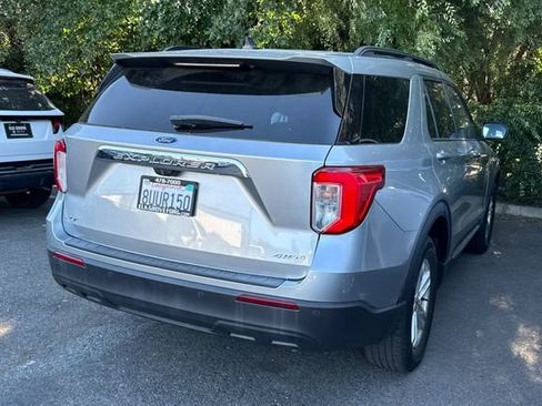 Used 2021 Ford Explorer XLT AWD/4WD image 4