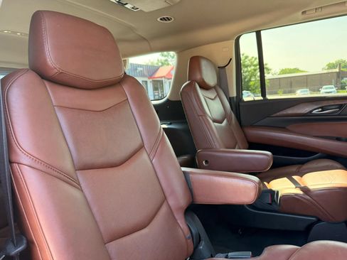 Used 2016 Cadillac Escalade ESV Premium AWD/4WD image 32
