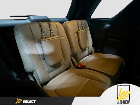 Used 2018 Ford Explorer XLT w/ Equipment Group 202A FWD image 27