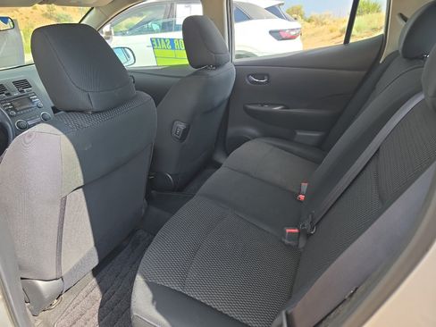 Used 2015 Nissan Leaf S w/ Charge Package FWD image 7