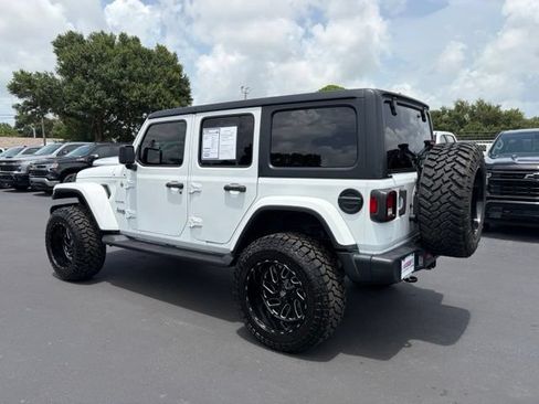 Used 2022 Jeep Wrangler Unlimited Sahara AWD/4WD image 4