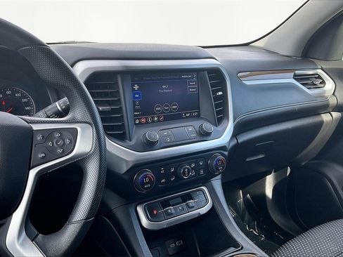 Used 2023 GMC Acadia SLE image 6