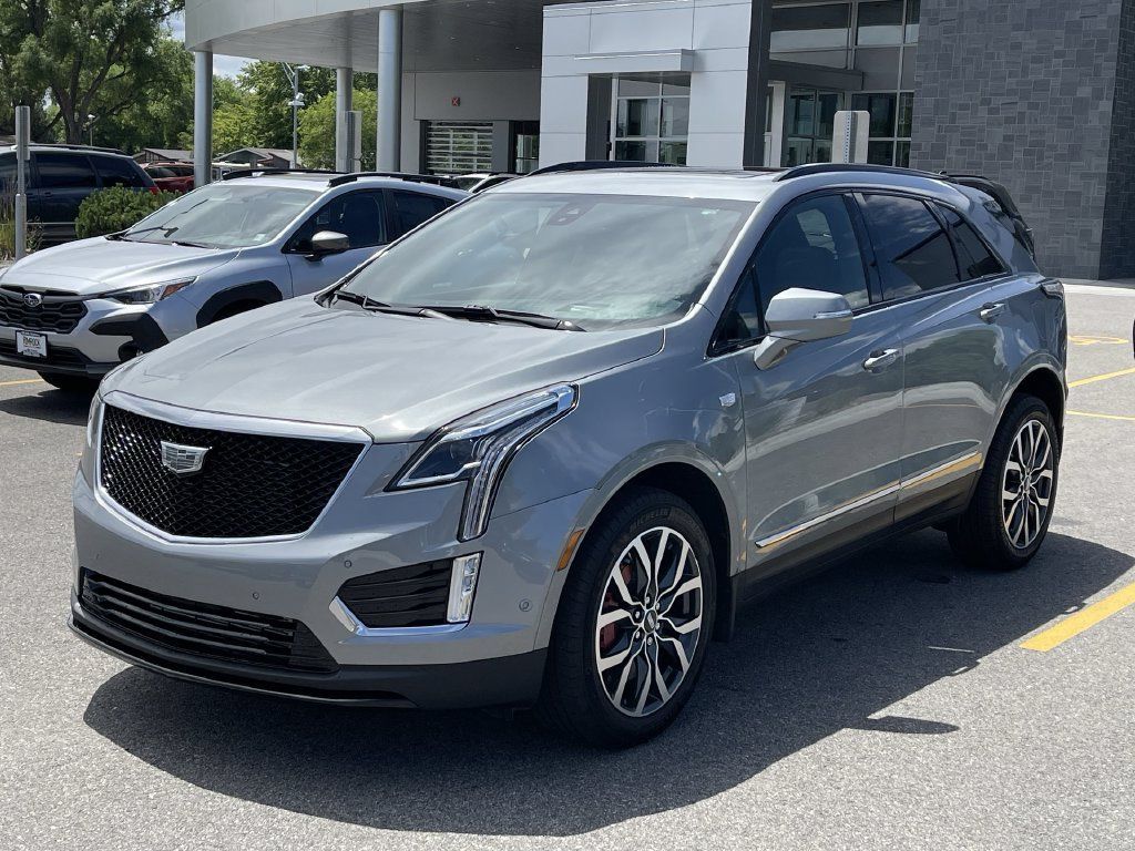 Used 2023 Cadillac XT5 Sportv w/ Technology Package AWD/4WD image 3