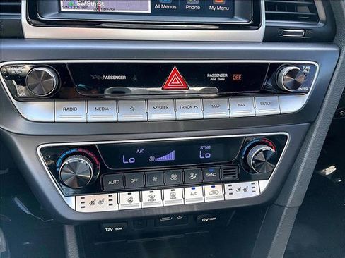 Used 2018 Hyundai Sonata Limited FWD image 24