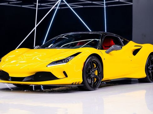 Used 2021 Ferrari F8 Tributo RWD image 3