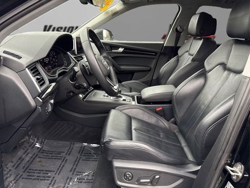Used 2019 Audi Q5 Prestige w/ Prestige Package image 9