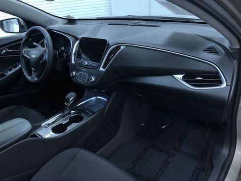 Used 2024 Chevrolet Malibu LT image 24