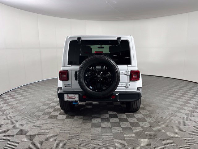 Used 2022 Jeep Wrangler Unlimited Sahara w/ Cold Weather Group AWD/4WD image 6