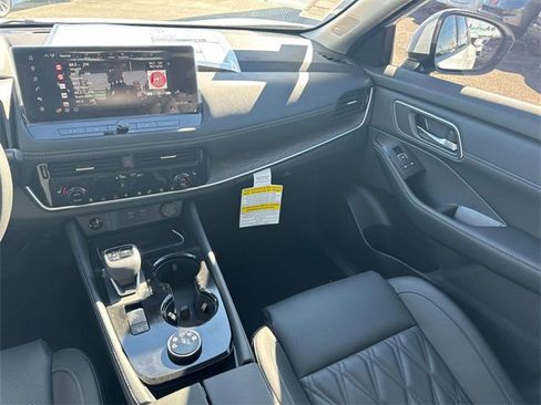 New 2026 Nissan Rogue Platinum w/ Platinum Premium Package image 19