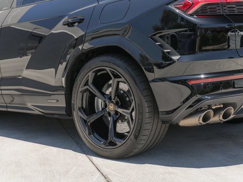 Used 2026 Lamborghini Urus SE AWD/4WD image 48