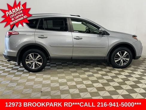 Used 2018 Toyota RAV4 XLE w/ Plus Extra Value Package AWD/4WD image 4