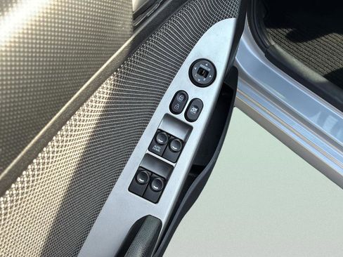 Used 2014 Hyundai Accent GS FWD image 11
