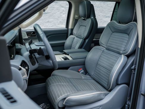 Used 2024 Lincoln Navigator Black Label image 22