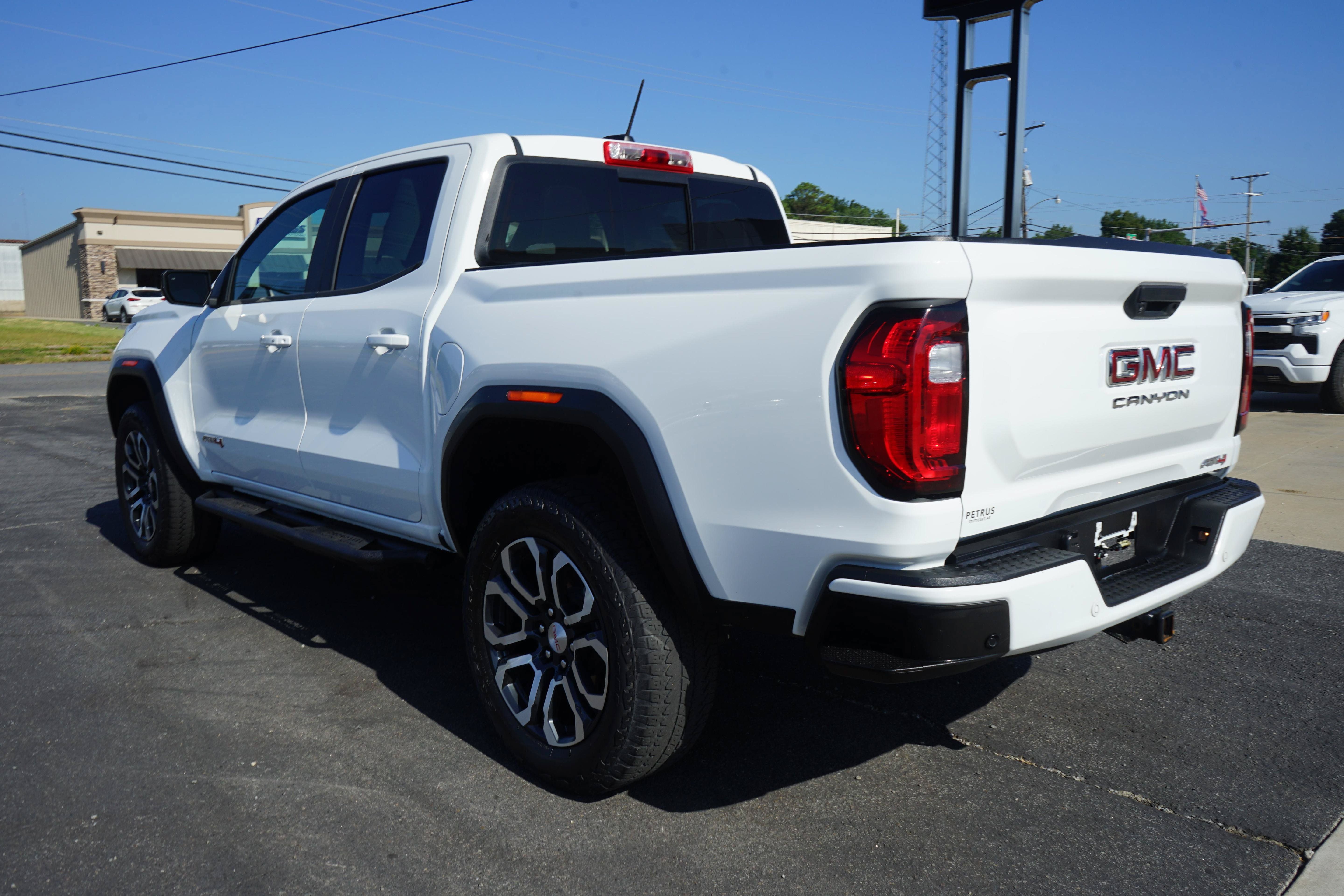 Used 2023 GMC Canyon AT4 w/ AT4 Premium Package AWD/4WD image 3
