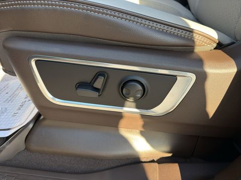 New 2026 RAM 1500 Laramie AWD/4WD image 19